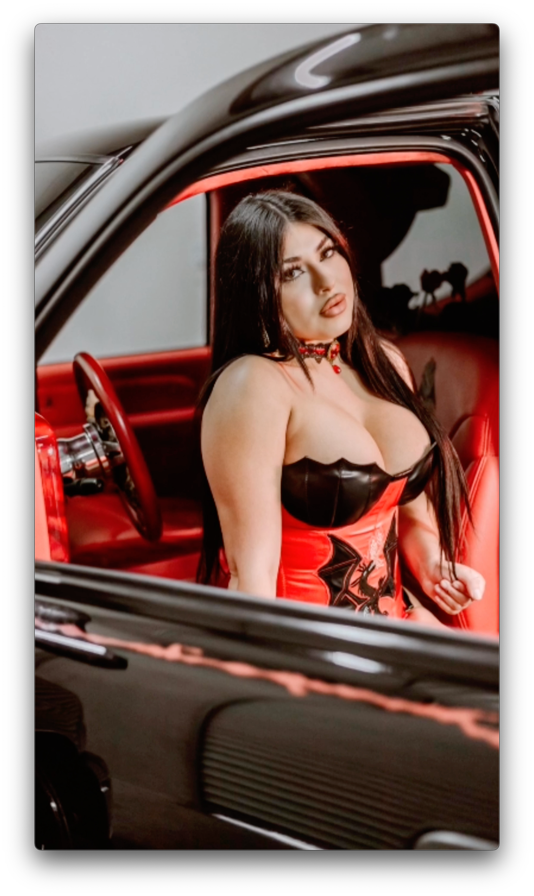 The Impaler & The Concubines - The Concubines Model Vanessa Inside Car Dragon Corset Photoshoot Image